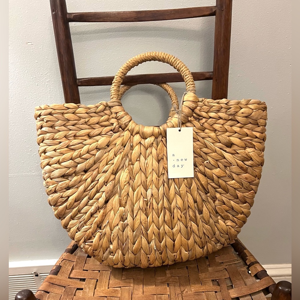 Large Handheld Straw Tote Handbag, A New Day. Beige NWT